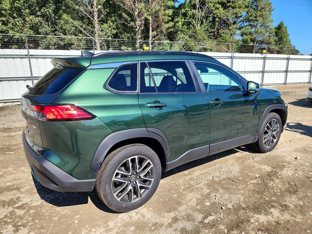 2026 TOYOTA COROLLA CROSS XLE — снимка 3