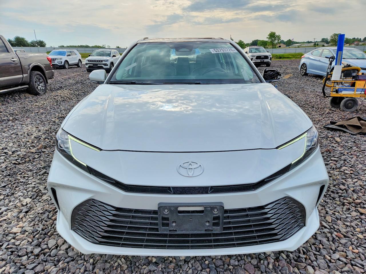 2025 TOYOTA CAMRY XLE — снимка 5
