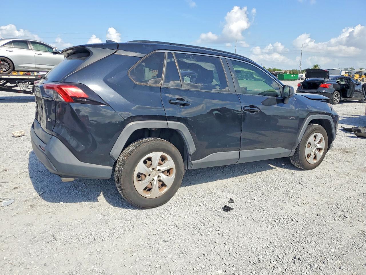 2019 TOYOTA RAV4 LE — снимка 3