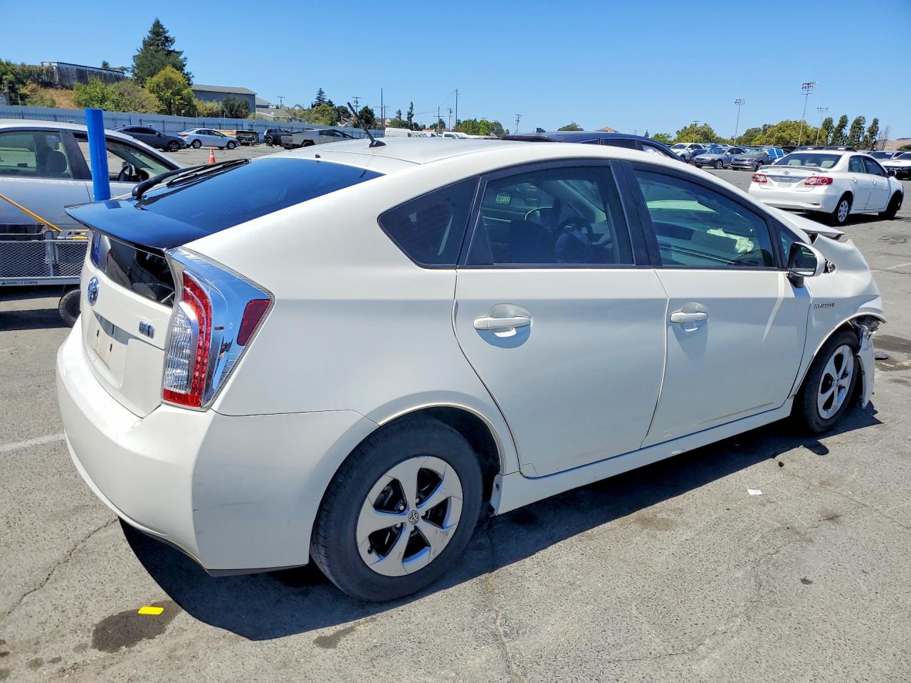 2015 TOYOTA PRIUS TWO — снимка 3