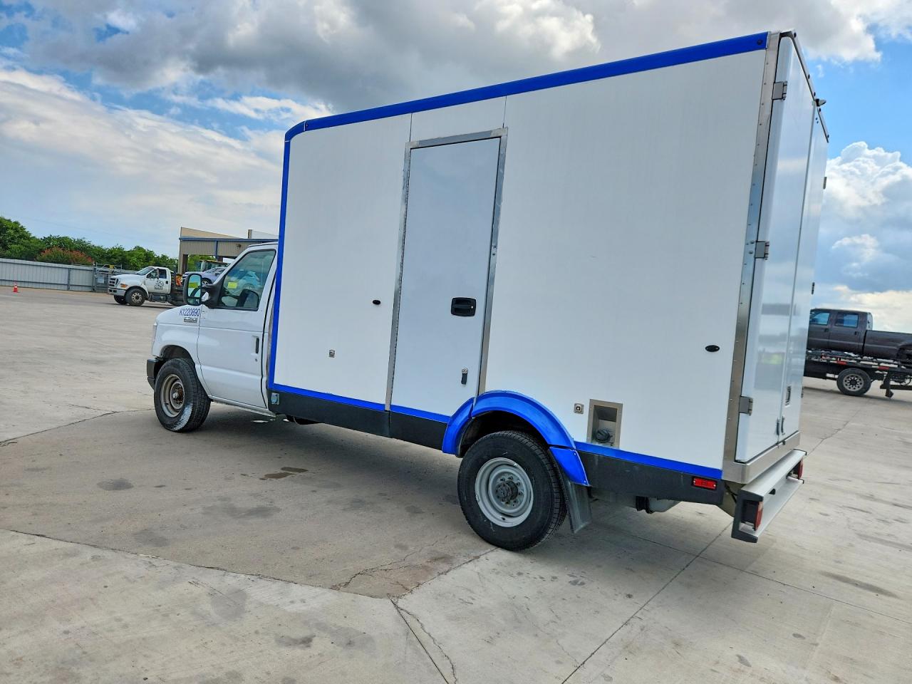 2023 FORD E350 — снимка 2