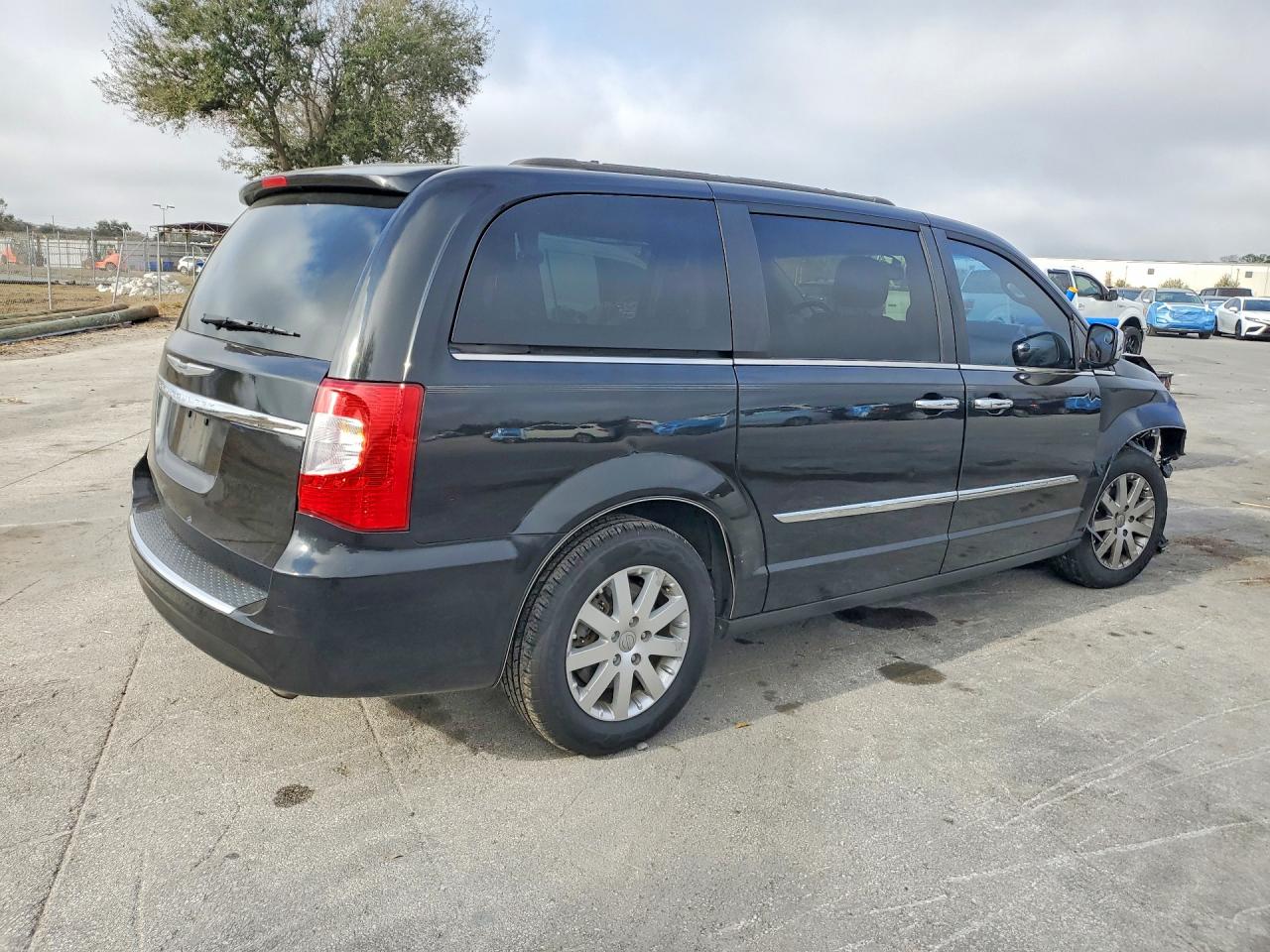 2016 CHRYSLER TOWN & COUNTRY TOURING — снимка 3