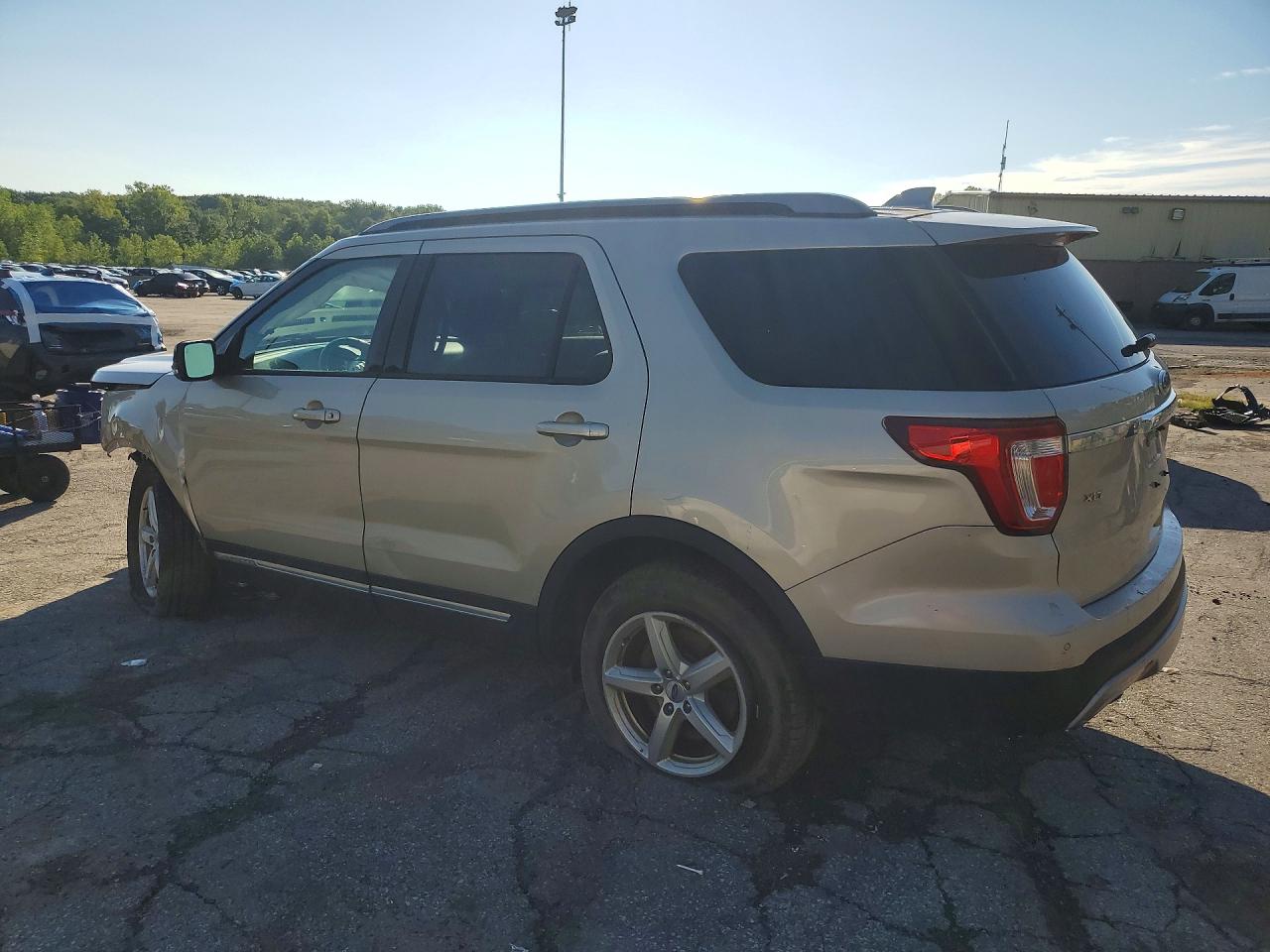 2017 FORD EXPLORER XLT — снимка 2