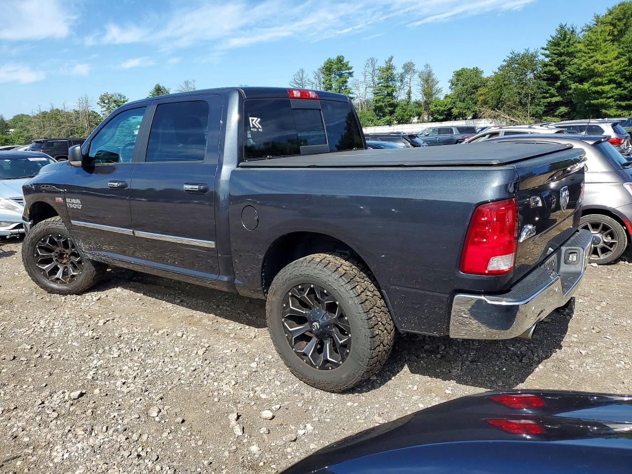 2017 RAM 1500 SLT — снимка 2