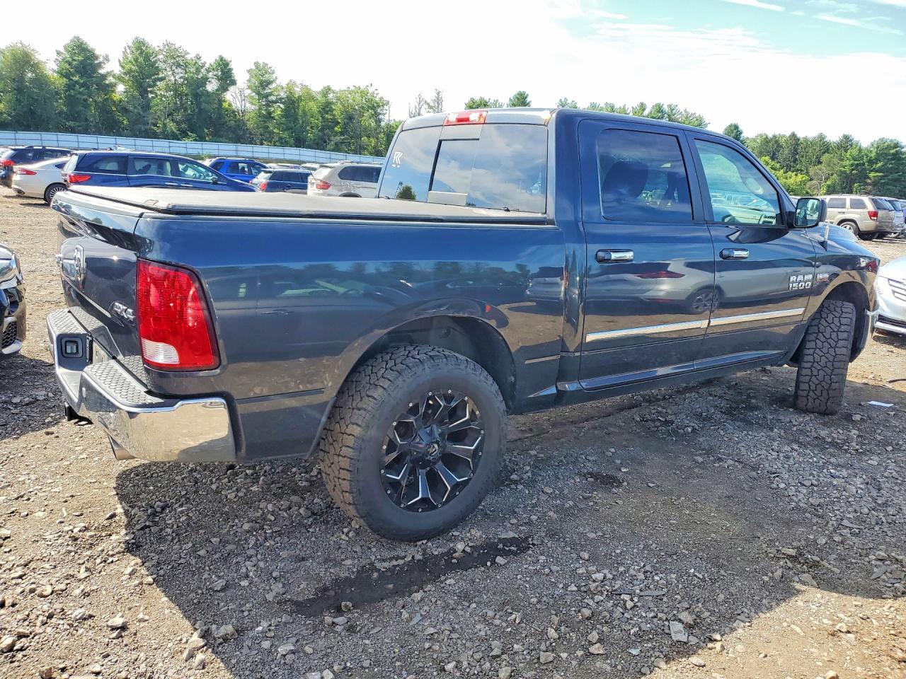 2017 RAM 1500 SLT — снимка 3
