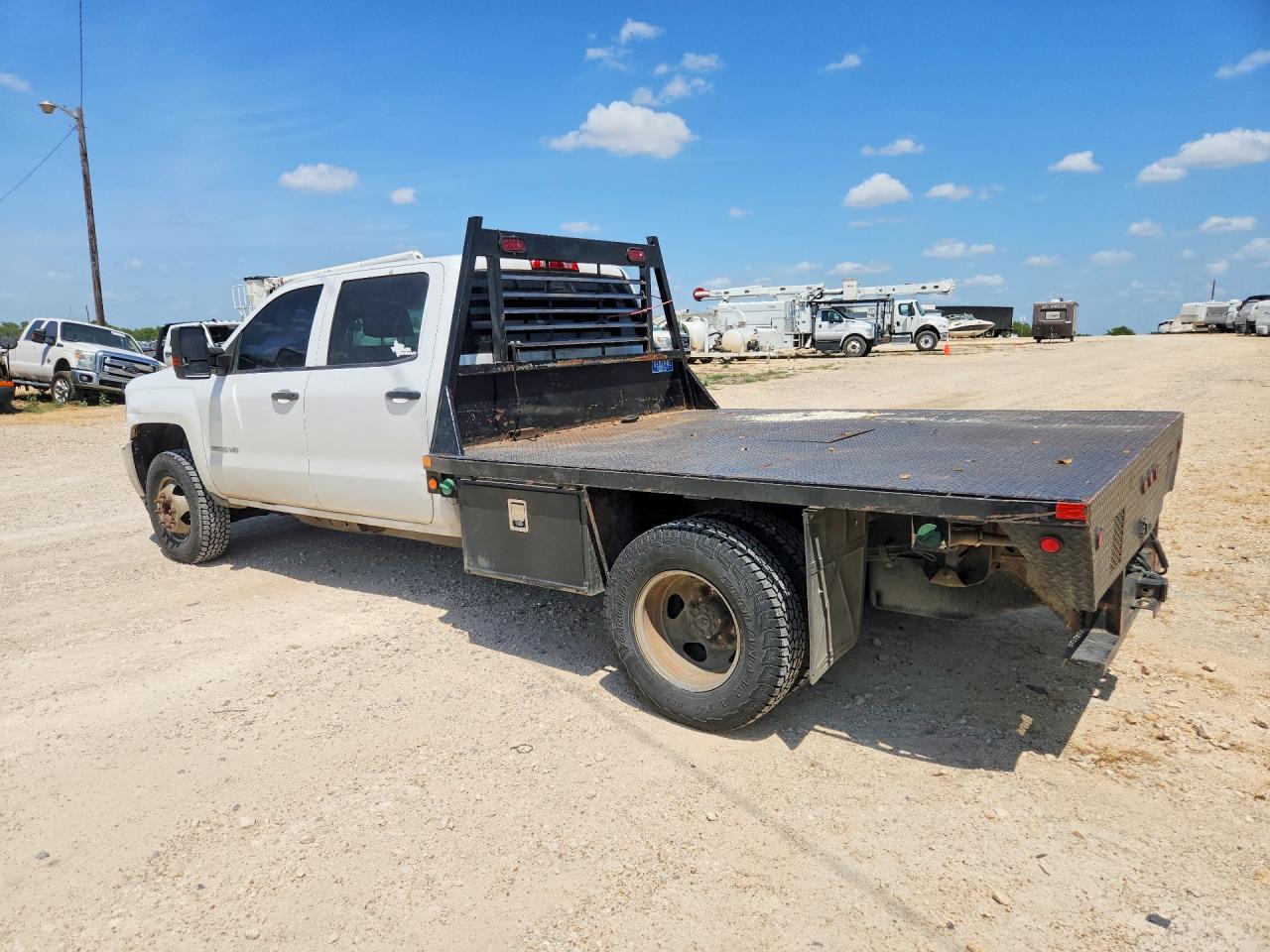 2015 CHEVROLET SILVERADO C3500 — снимка 2
