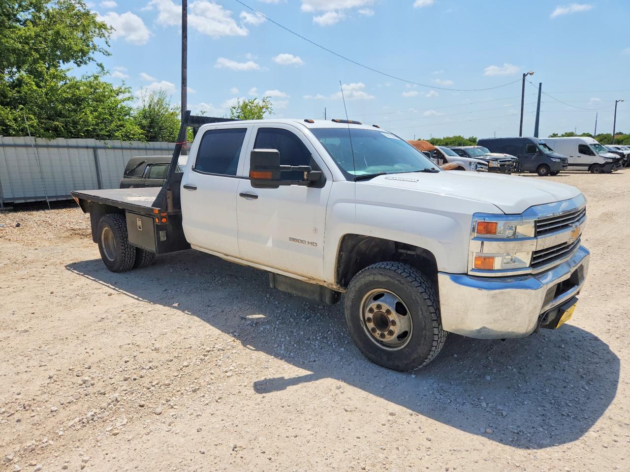 2015 CHEVROLET SILVERADO C3500 — снимка 4