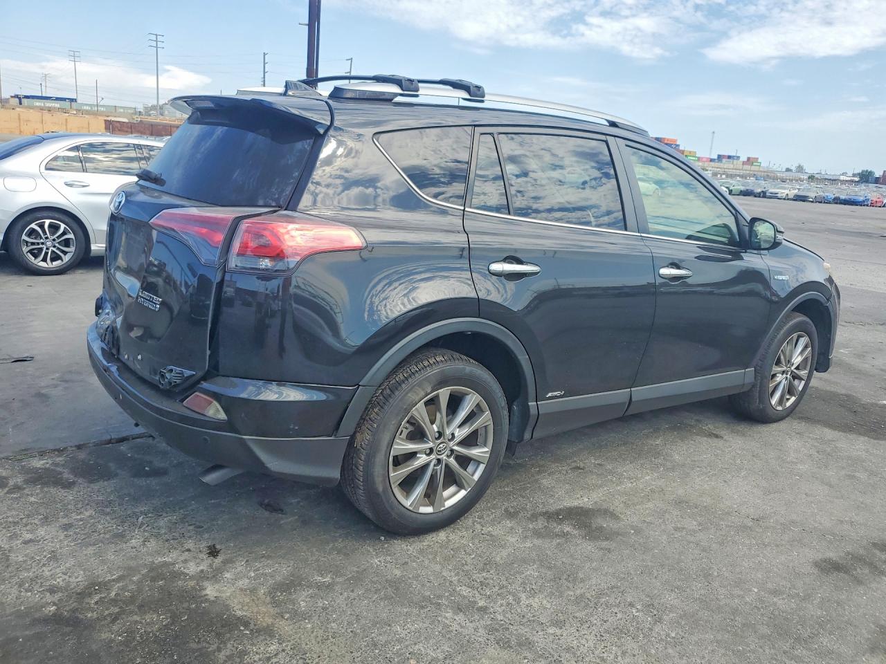 2017 TOYOTA RAV4 HV LIMITED — снимка 3