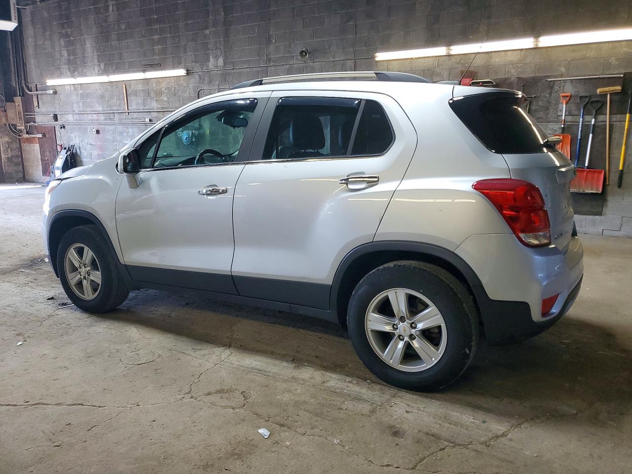 2020 CHEVROLET TRAX 1LT — снимка 2