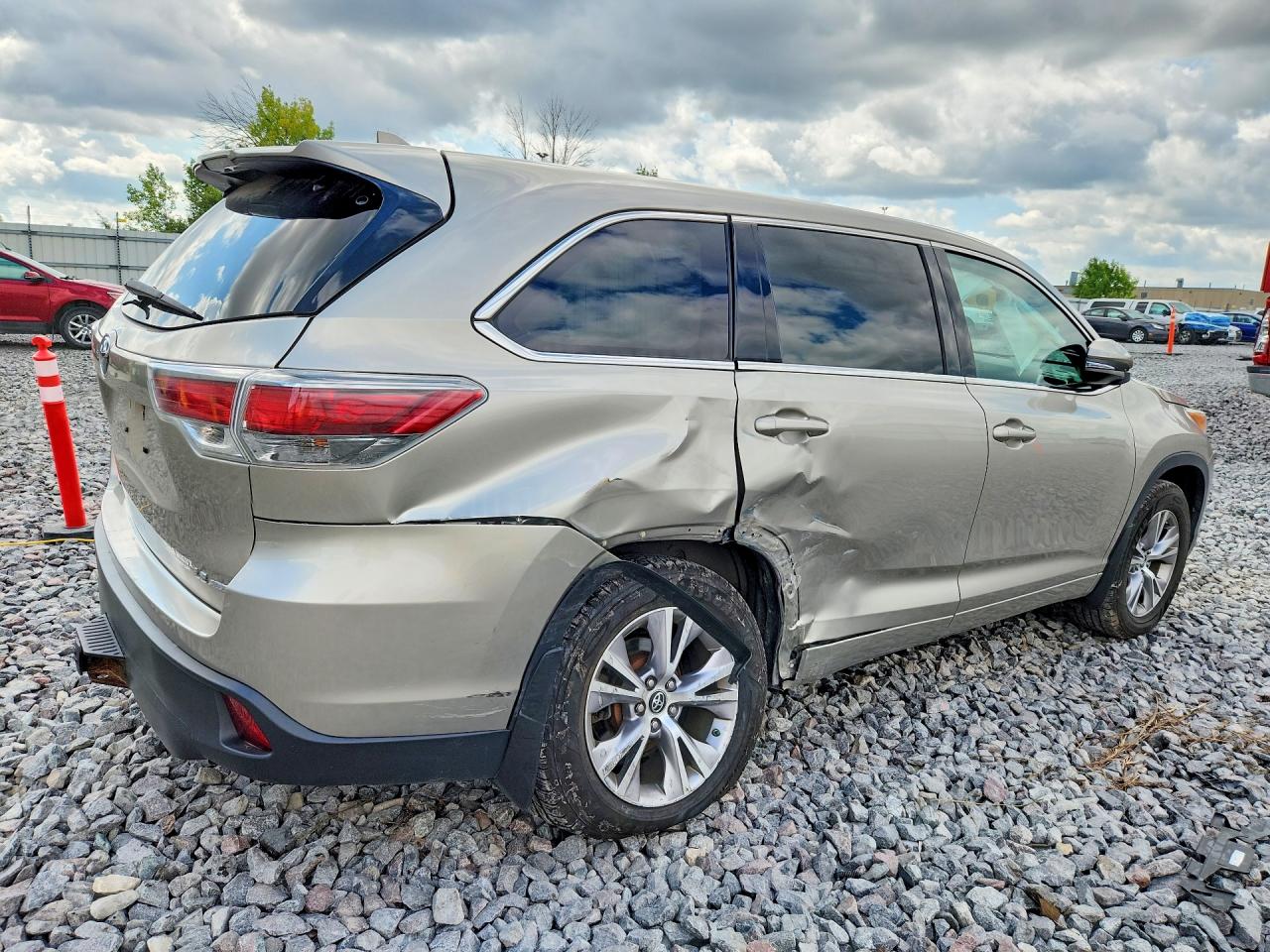 2016 TOYOTA HIGHLANDER LE PLUS — снимка 3