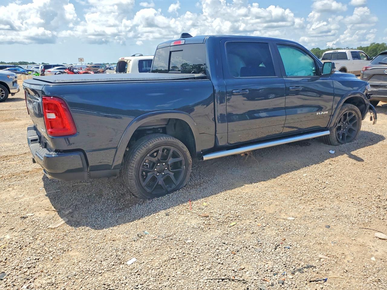 2026 RAM 1500 LARAMIE — снимка 3