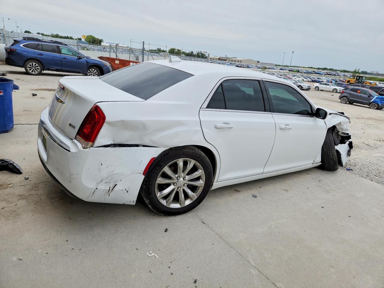 2017 CHRYSLER 300 LIMITED — снимка 3