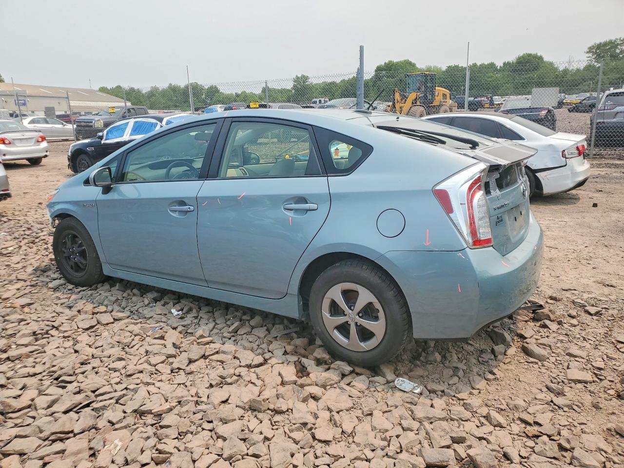 2015 TOYOTA PRIUS THREE — снимка 2