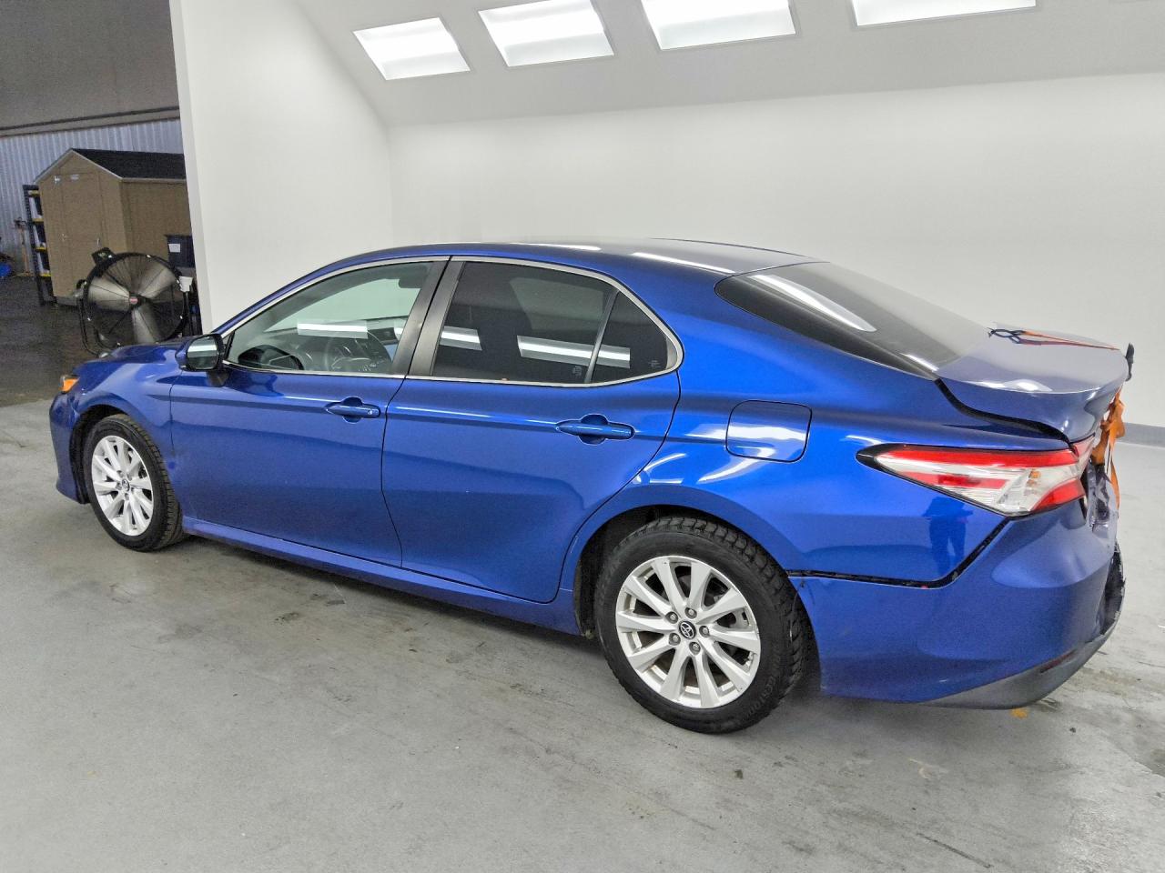 2018 TOYOTA CAMRY LE — снимка 2