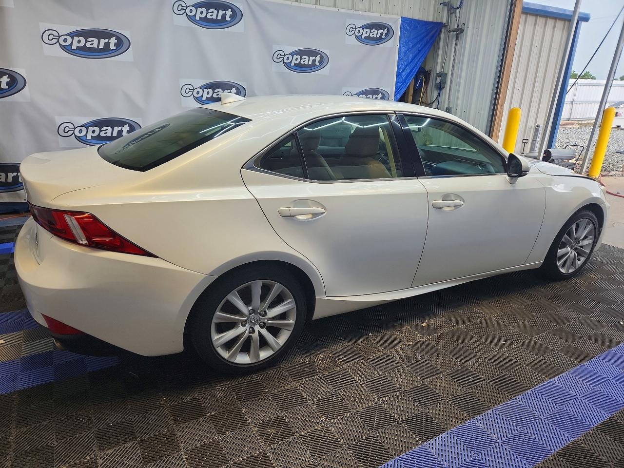 2016 LEXUS IS 200T — снимка 3