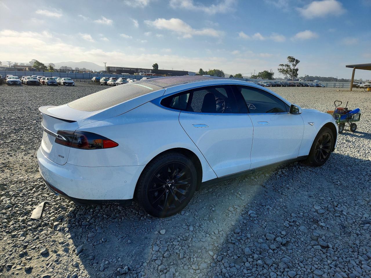 2015 TESLA MODEL S 85D — снимка 3