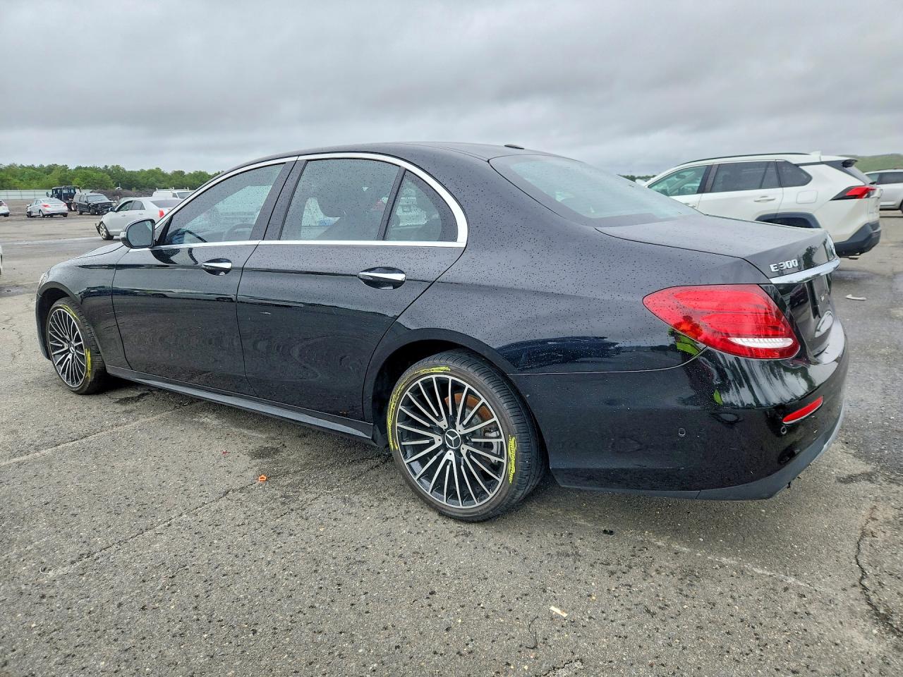2017 MERCEDES-BENZ E 300 4MATIC — снимка 2