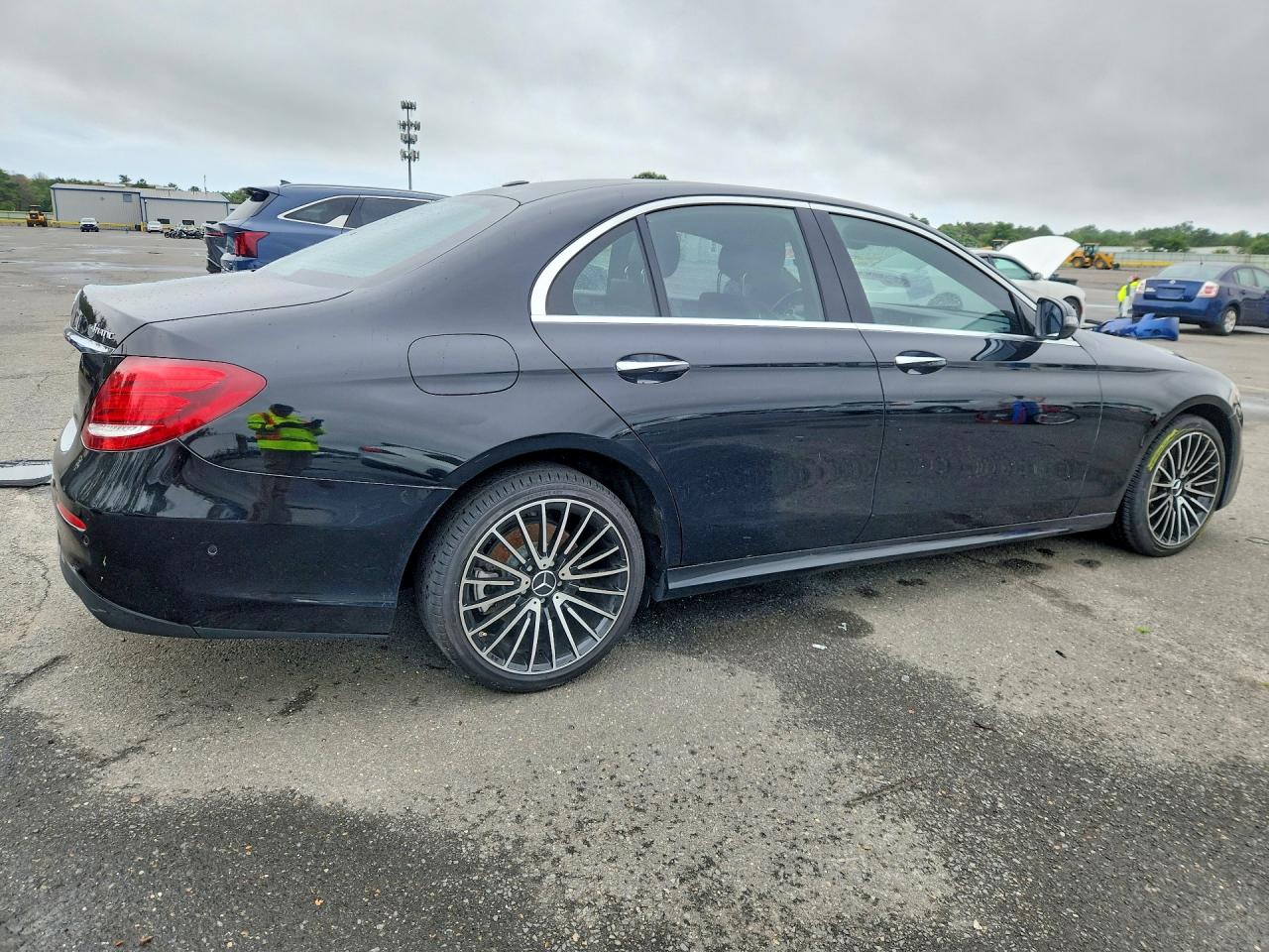 2017 MERCEDES-BENZ E 300 4MATIC — снимка 3
