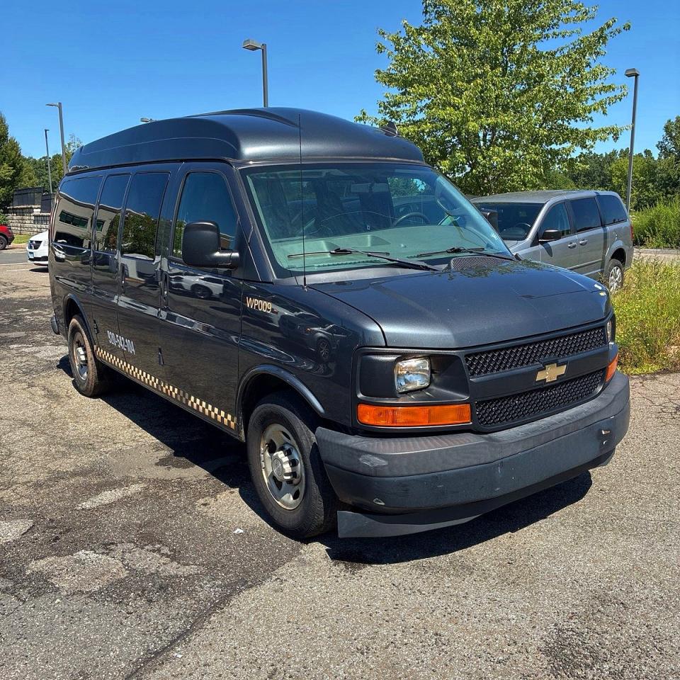 2017 CHEVROLET EXPRESS G2500 LS — снимка 2