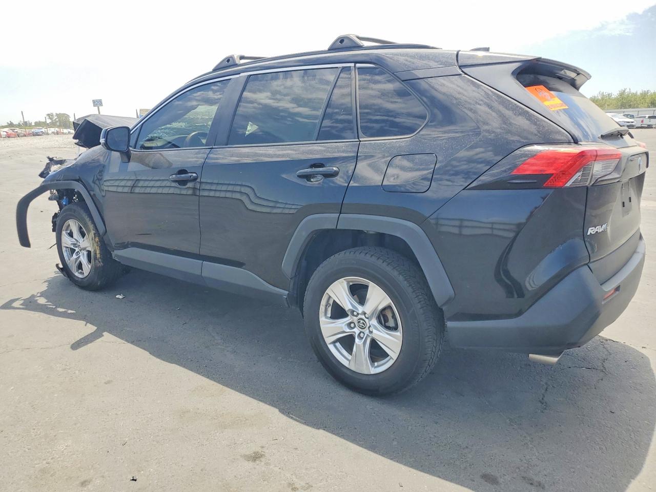 2019 TOYOTA RAV4 XLE — снимка 2