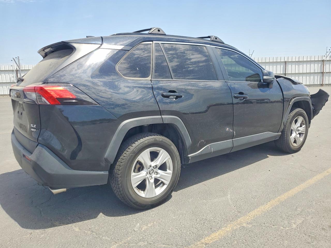 2019 TOYOTA RAV4 XLE — снимка 3