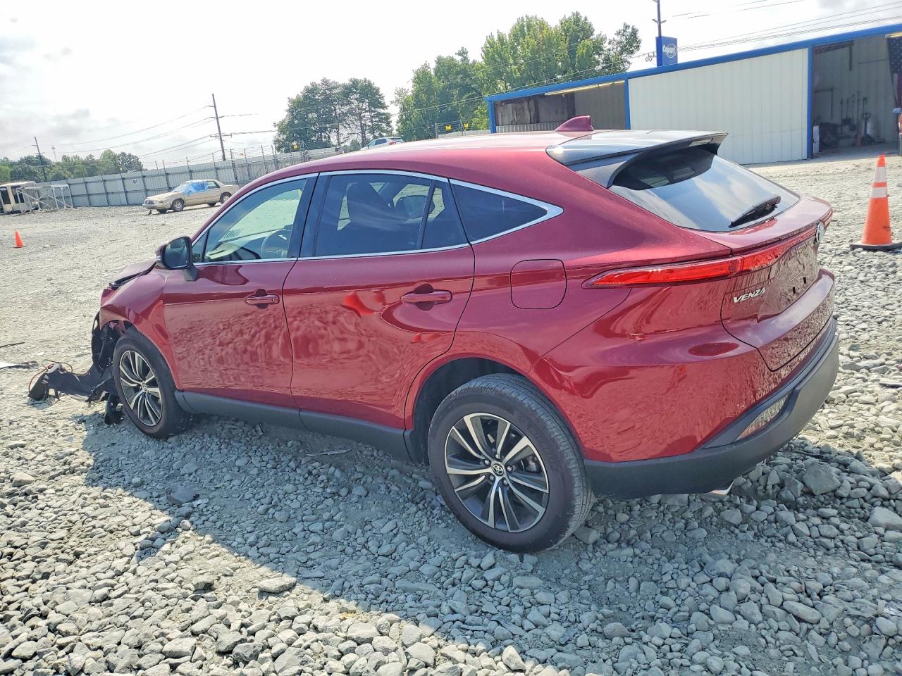 2026 TOYOTA VENZA LE — снимка 2