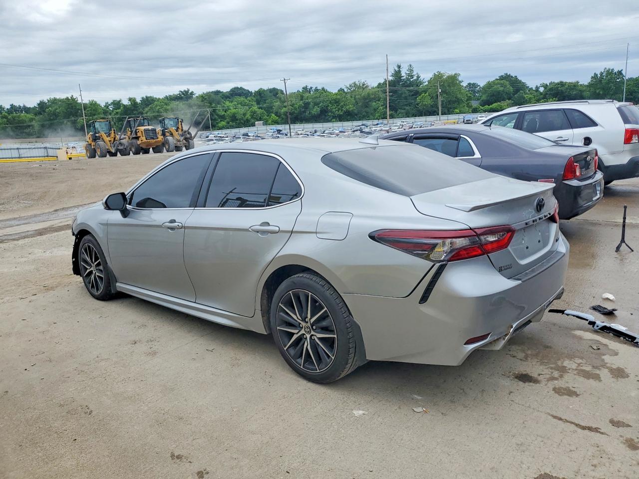 2024 TOYOTA CAMRY SE — снимка 2