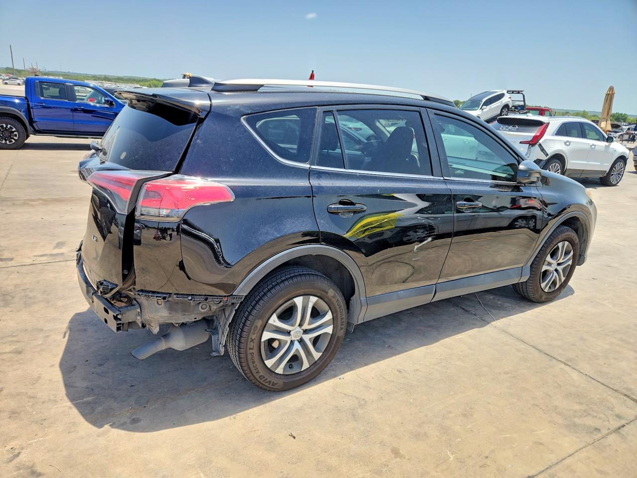 2018 TOYOTA RAV4 LE — снимка 3