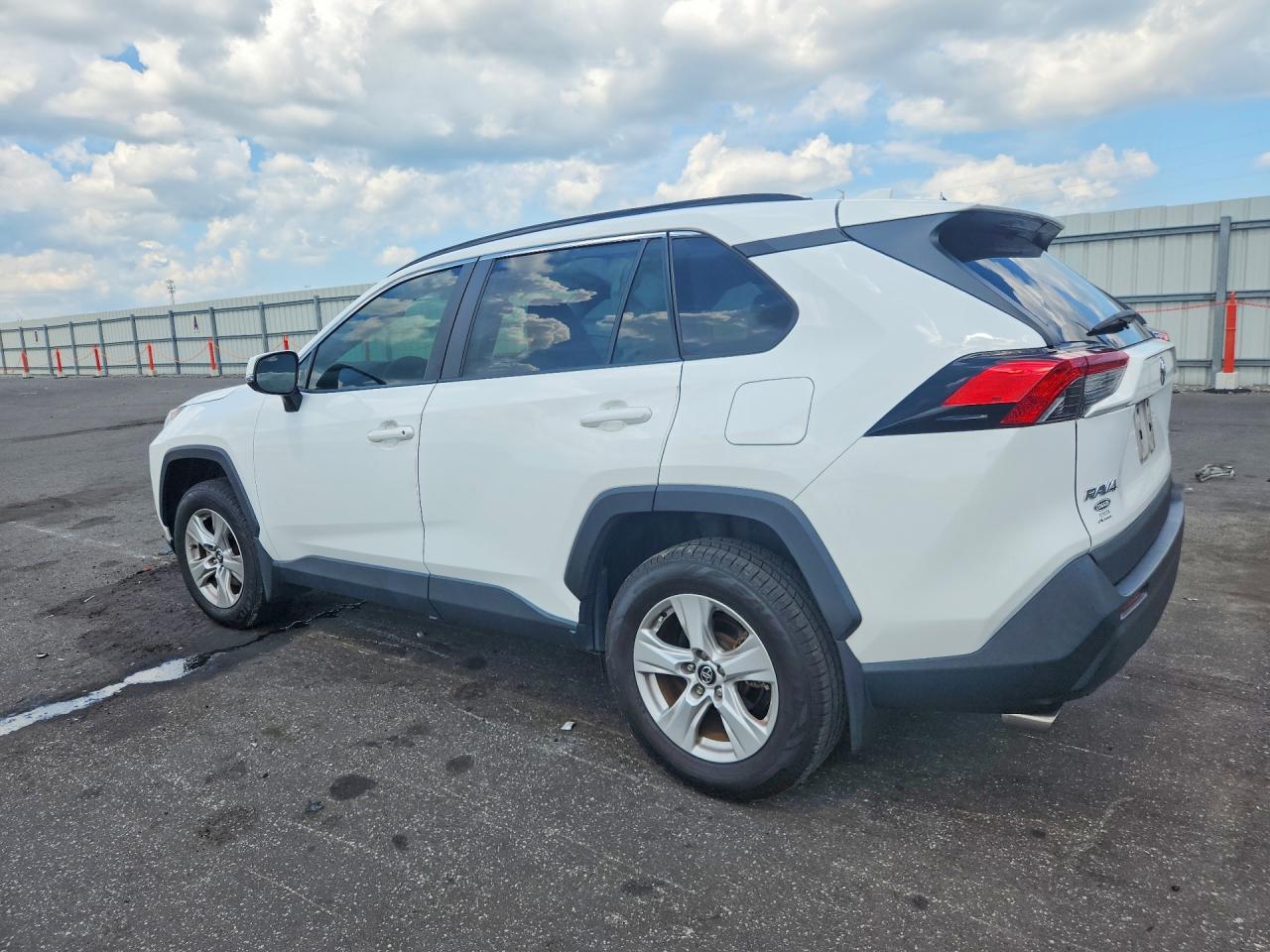 2021 TOYOTA RAV4 — снимка 2