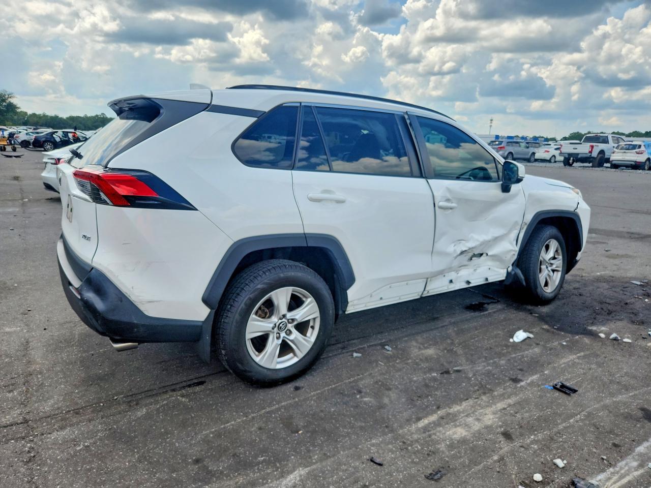 2021 TOYOTA RAV4 — снимка 3