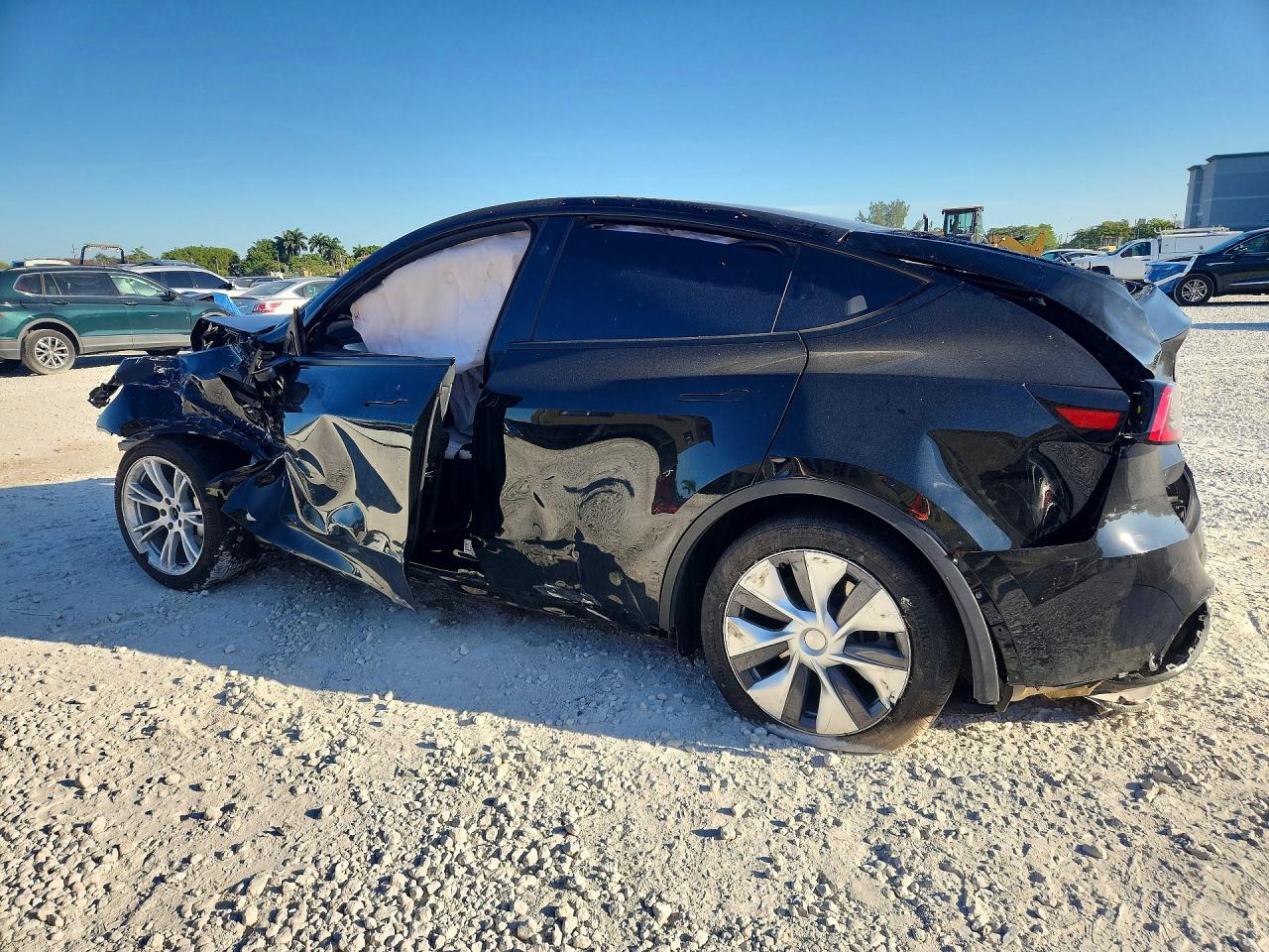 2024 TESLA MODEL Y — снимка 2