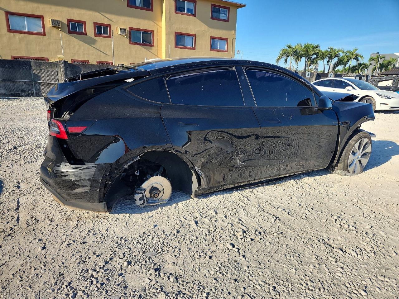 2024 TESLA MODEL Y — снимка 3