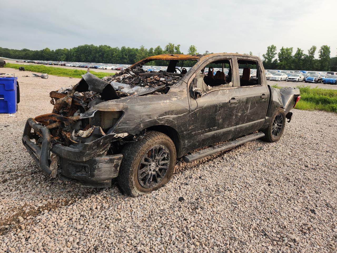 2018 NISSAN TITAN SV