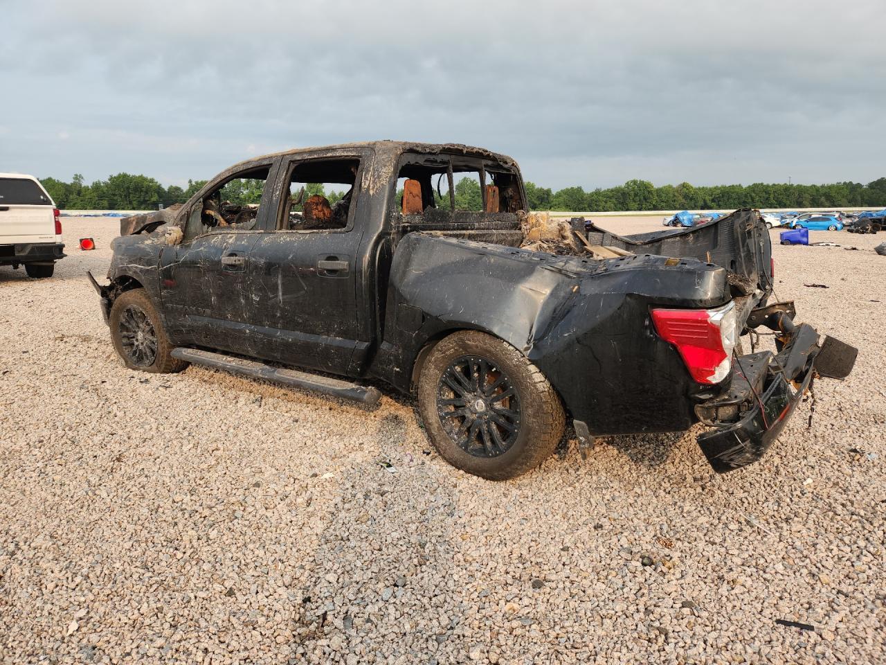 2018 NISSAN TITAN SV — снимка 2