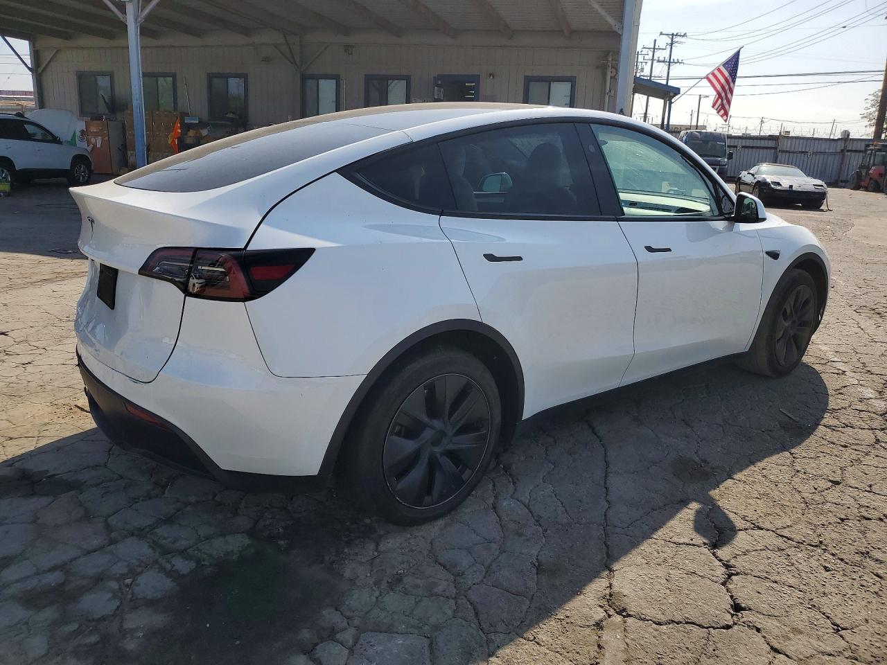 2025 TESLA MODEL Y — снимка 3