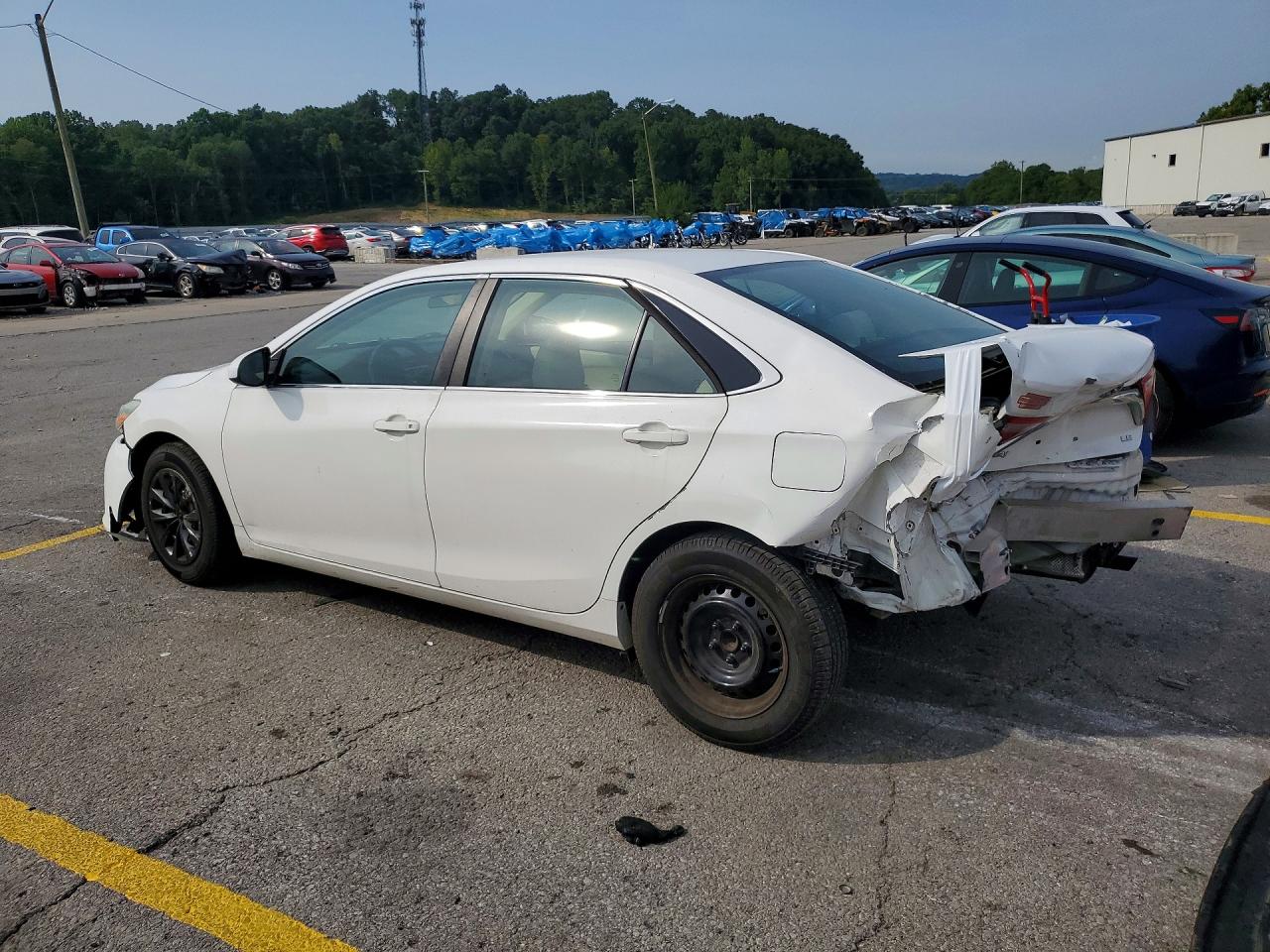 2015 TOYOTA CAMRY LE — снимка 2