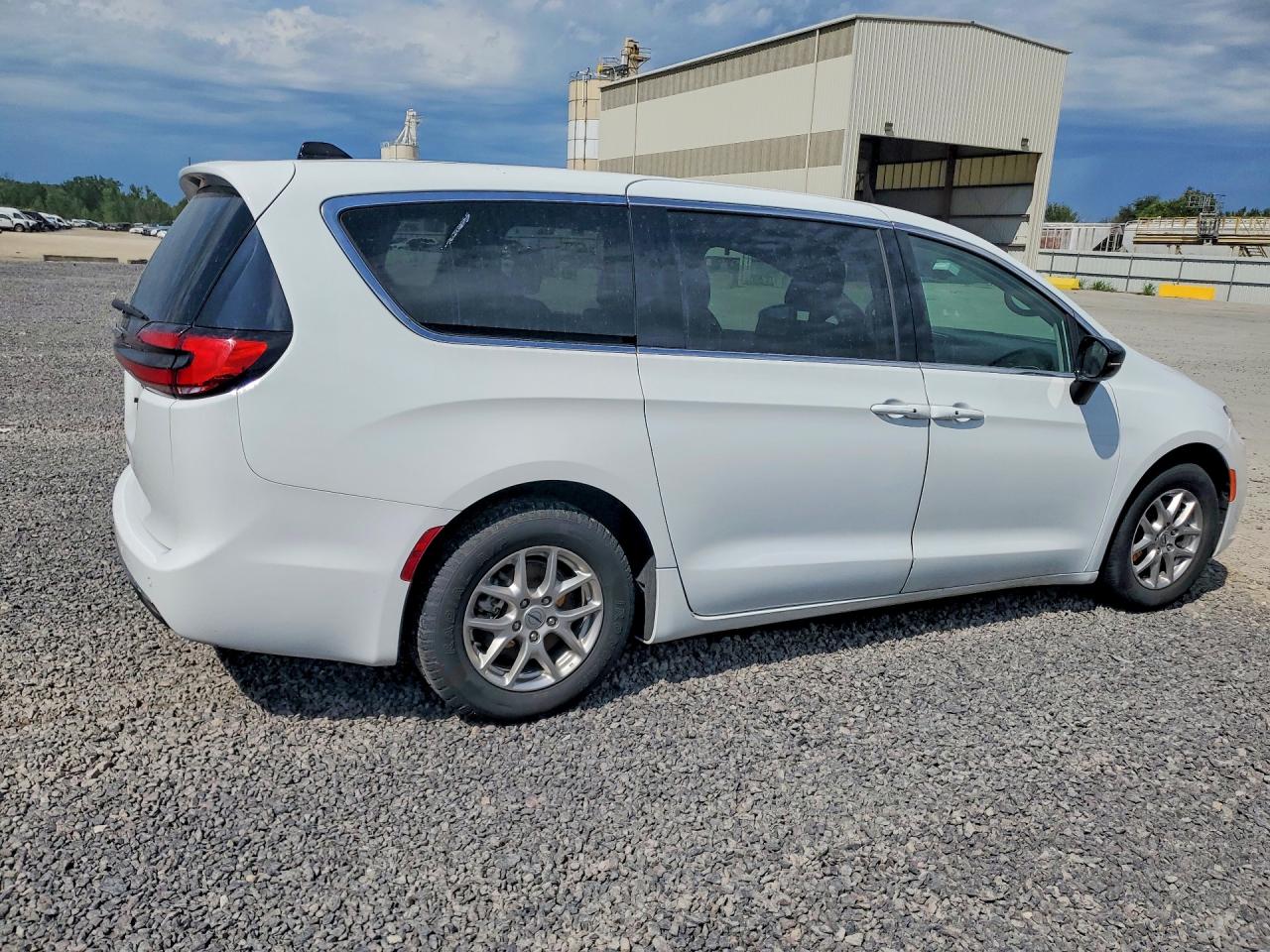2024 CHRYSLER PACIFICA TOURING L — снимка 3