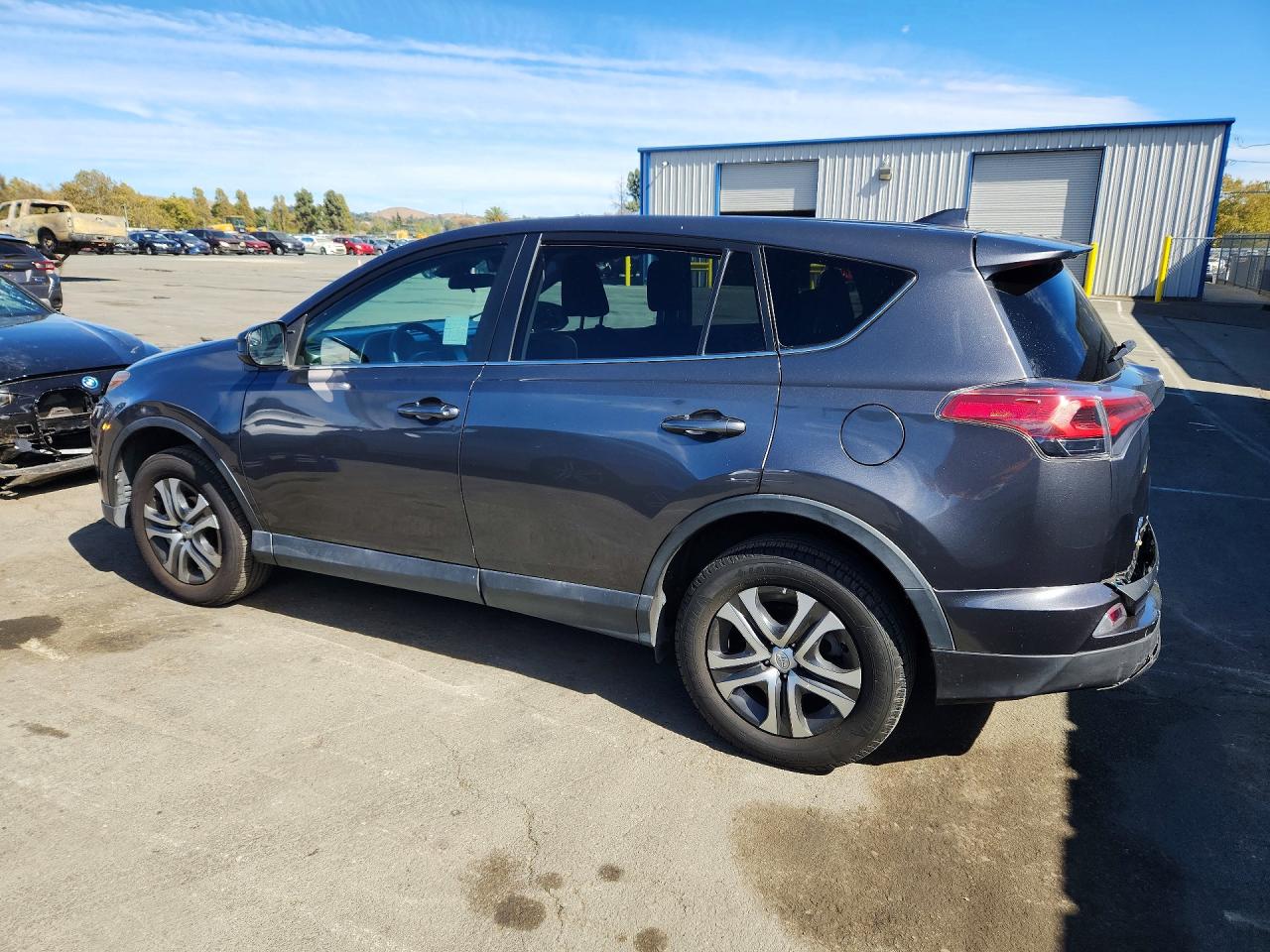 2018 TOYOTA RAV4 LE — снимка 2