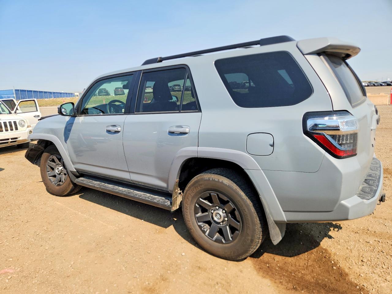 2021 TOYOTA 4RUNNER SR5 — снимка 2
