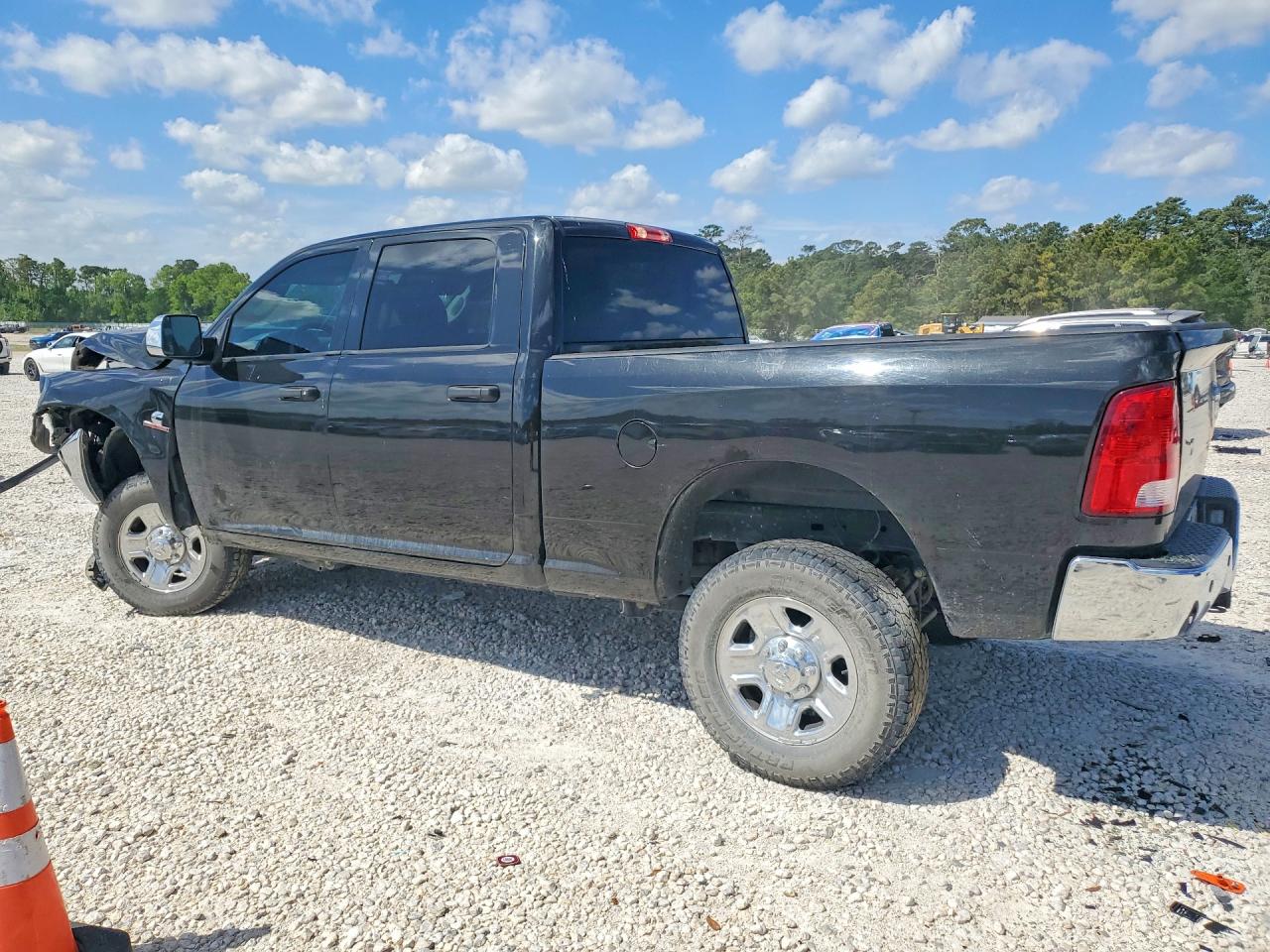 2018 RAM 2500 ST — снимка 2