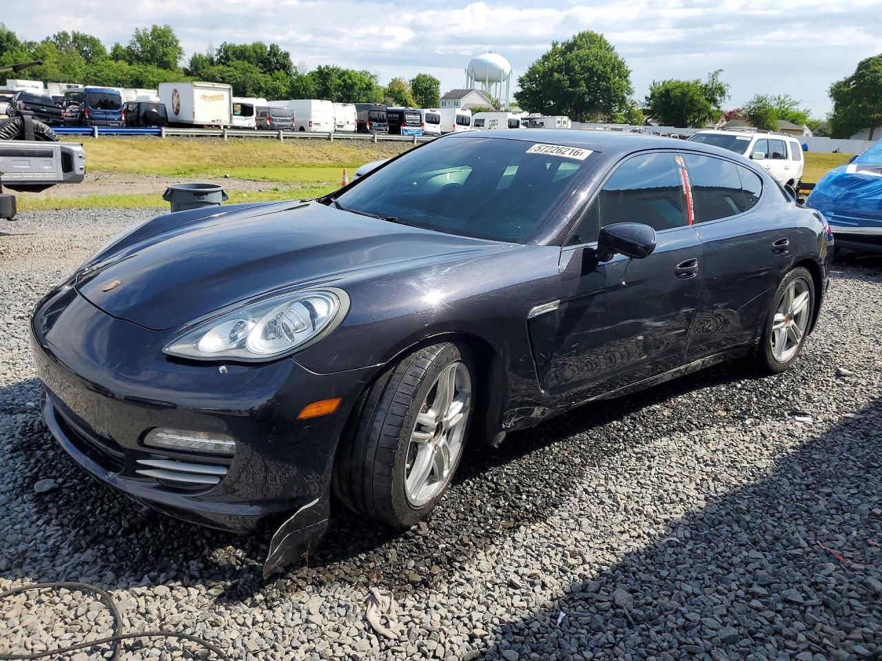 2013 PORSCHE PANAMERA 2