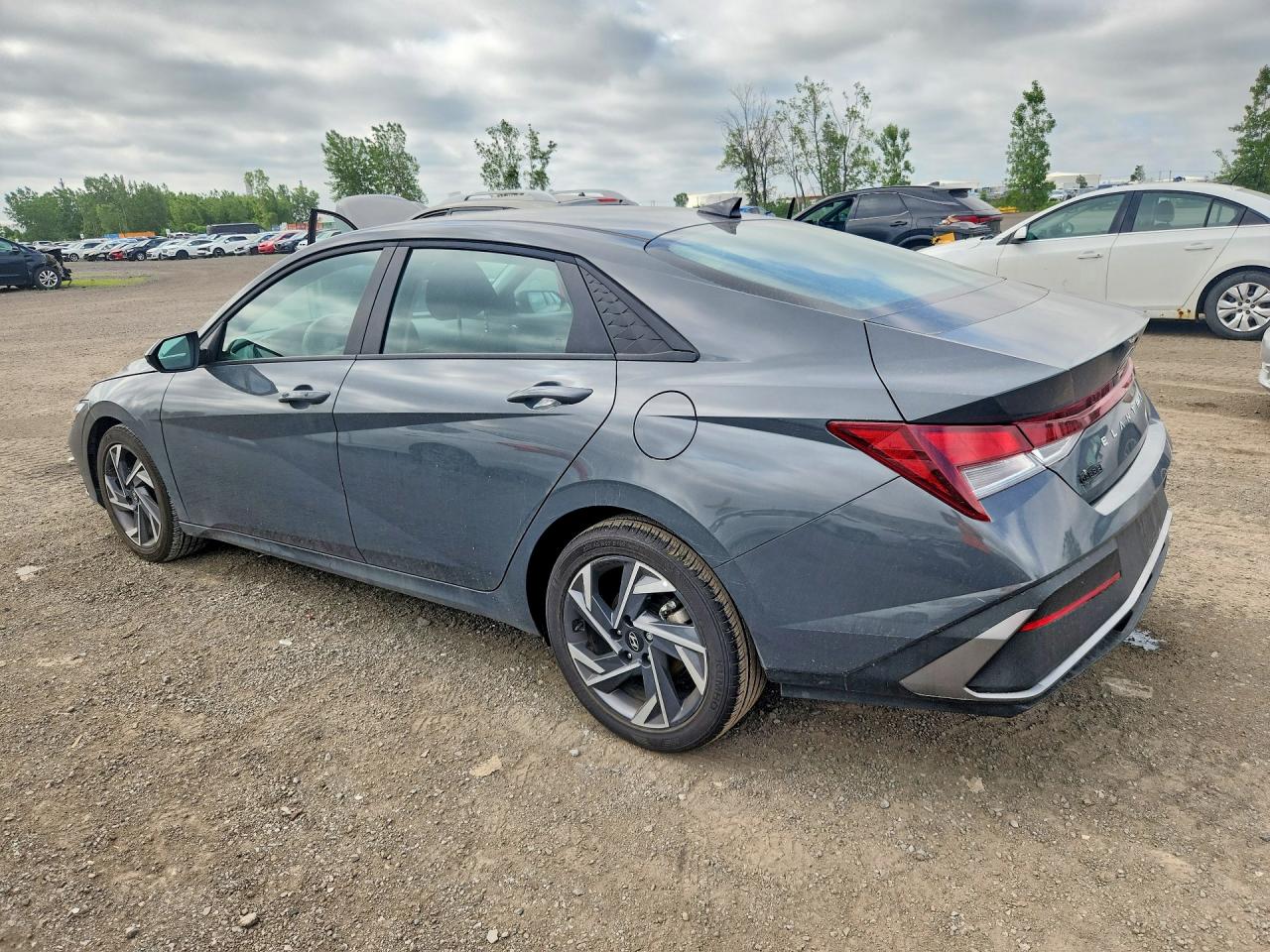 2025 HYUNDAI ELANTRA SEL SPORT — снимка 2