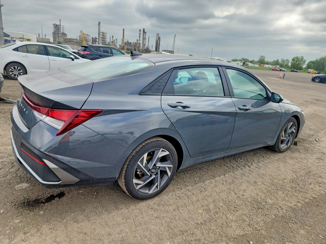 2025 HYUNDAI ELANTRA SEL SPORT — снимка 3