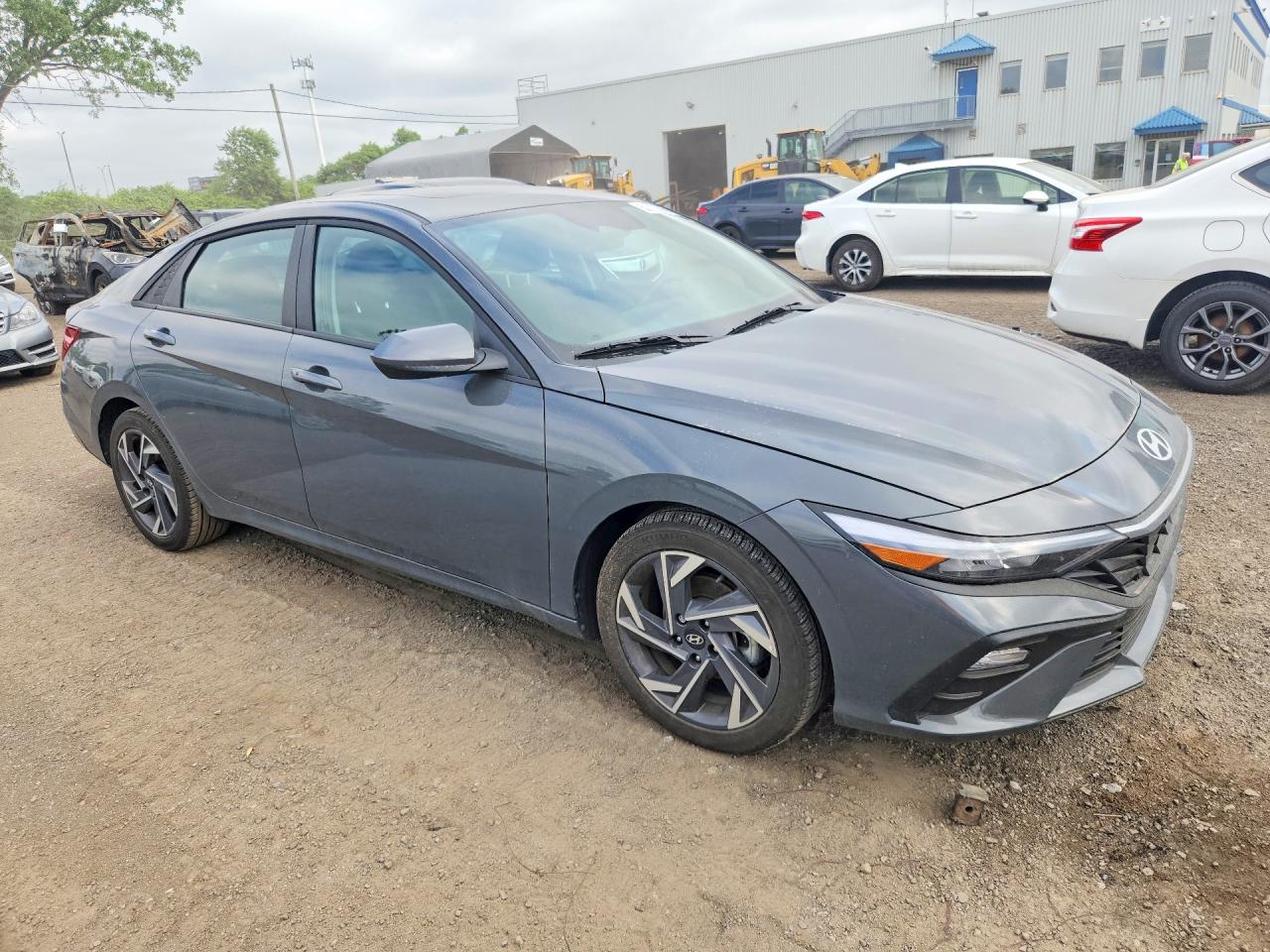 2025 HYUNDAI ELANTRA SEL SPORT — снимка 4