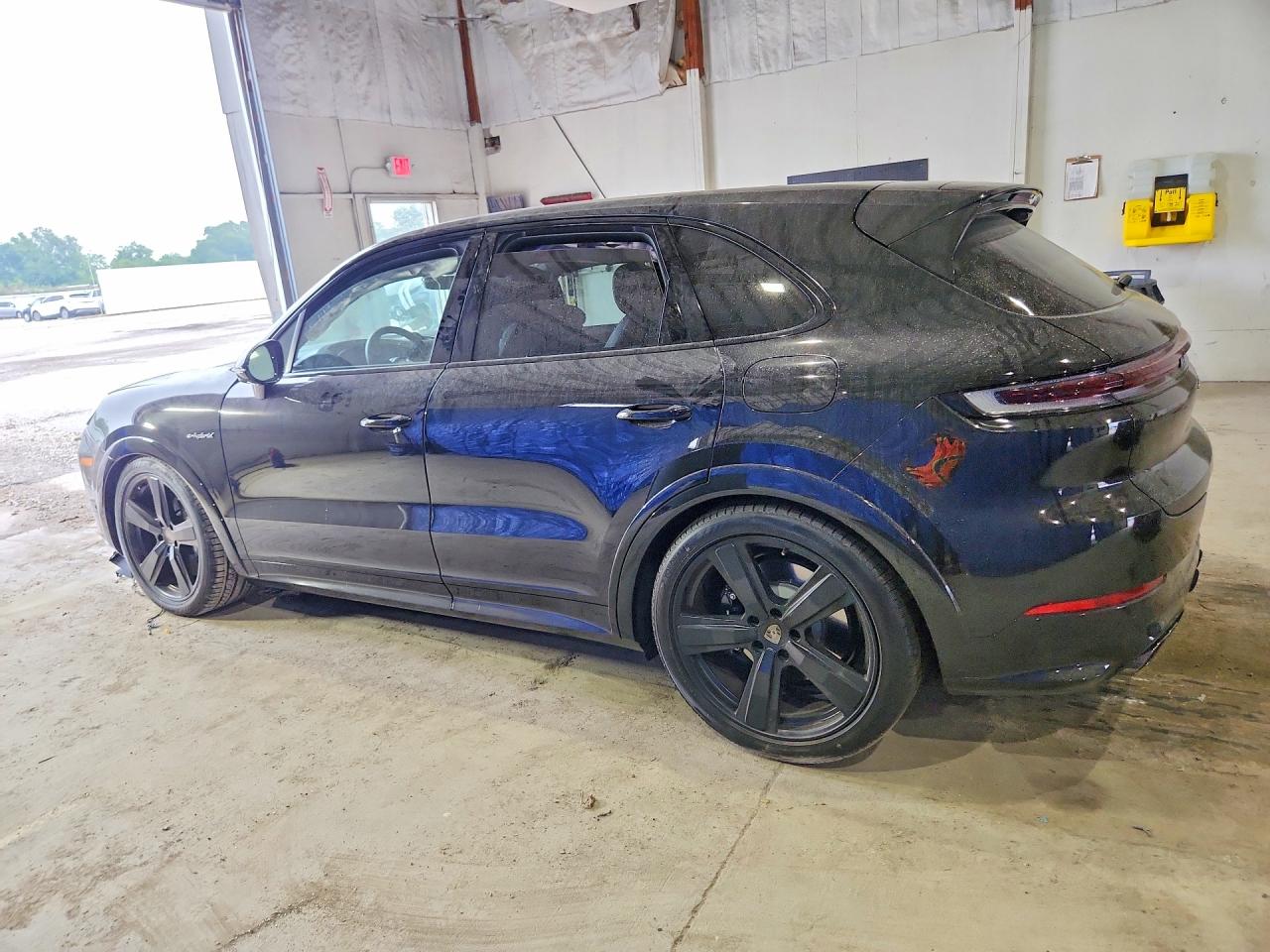2026 PORSCHE CAYENNE TURBO E-HYBRID — снимка 2