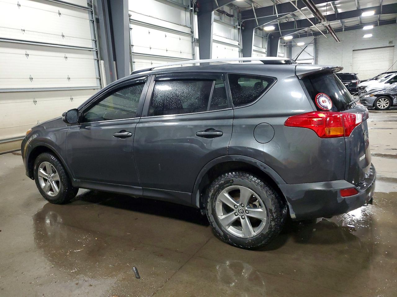 2015 TOYOTA RAV4 XLE — снимка 2