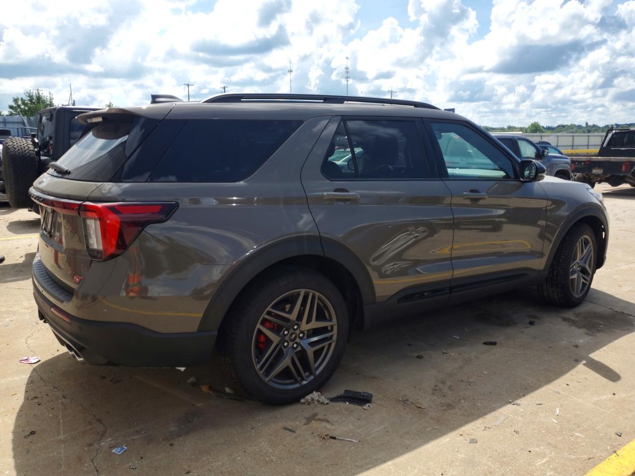 2026 FORD EXPLORER ST — снимка 3