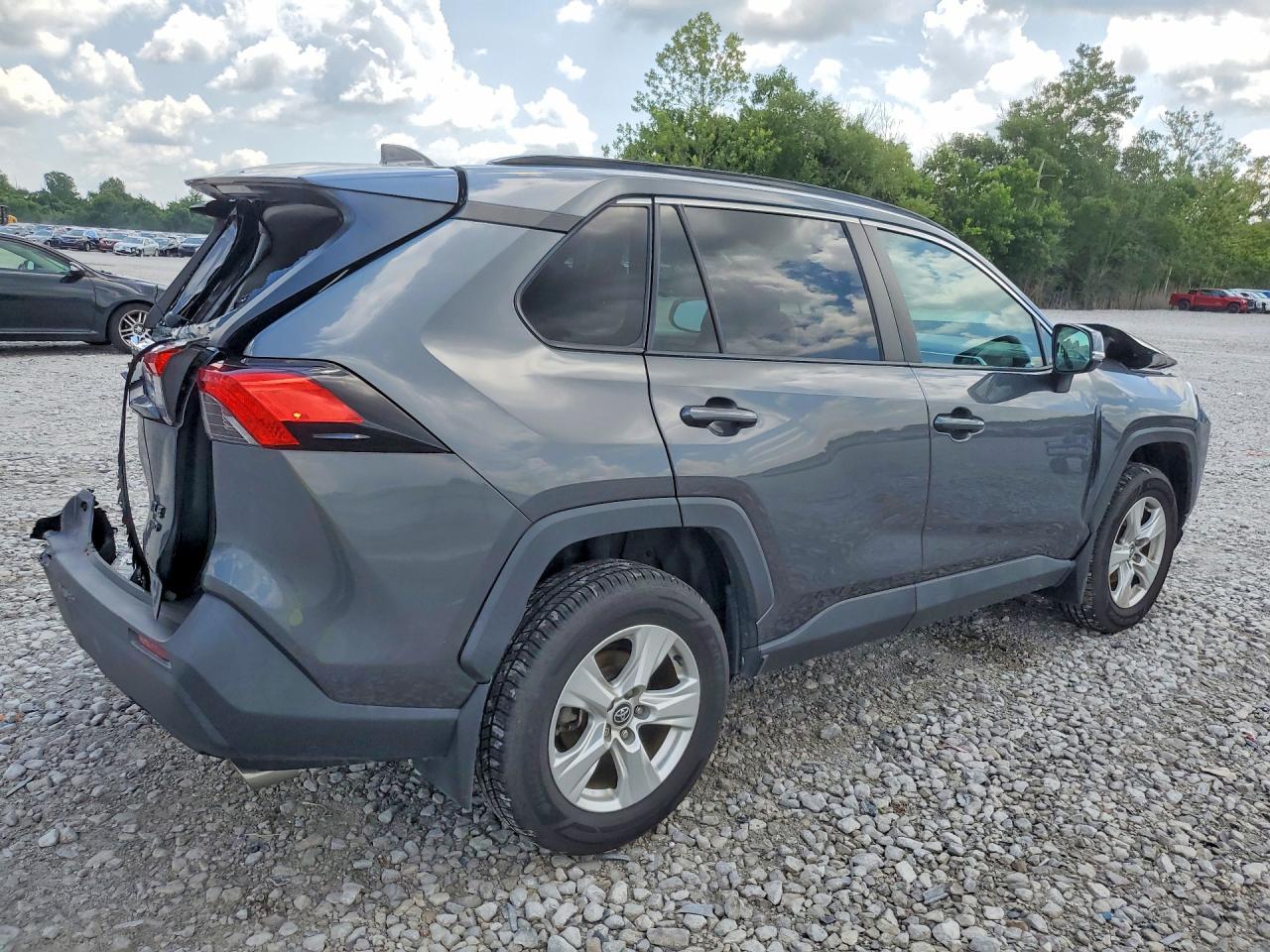 2021 TOYOTA RAV4 XLE — снимка 3
