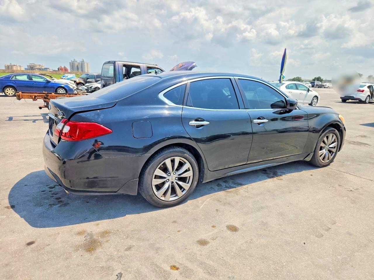 2014 INFINITI Q70 3.7 — снимка 3
