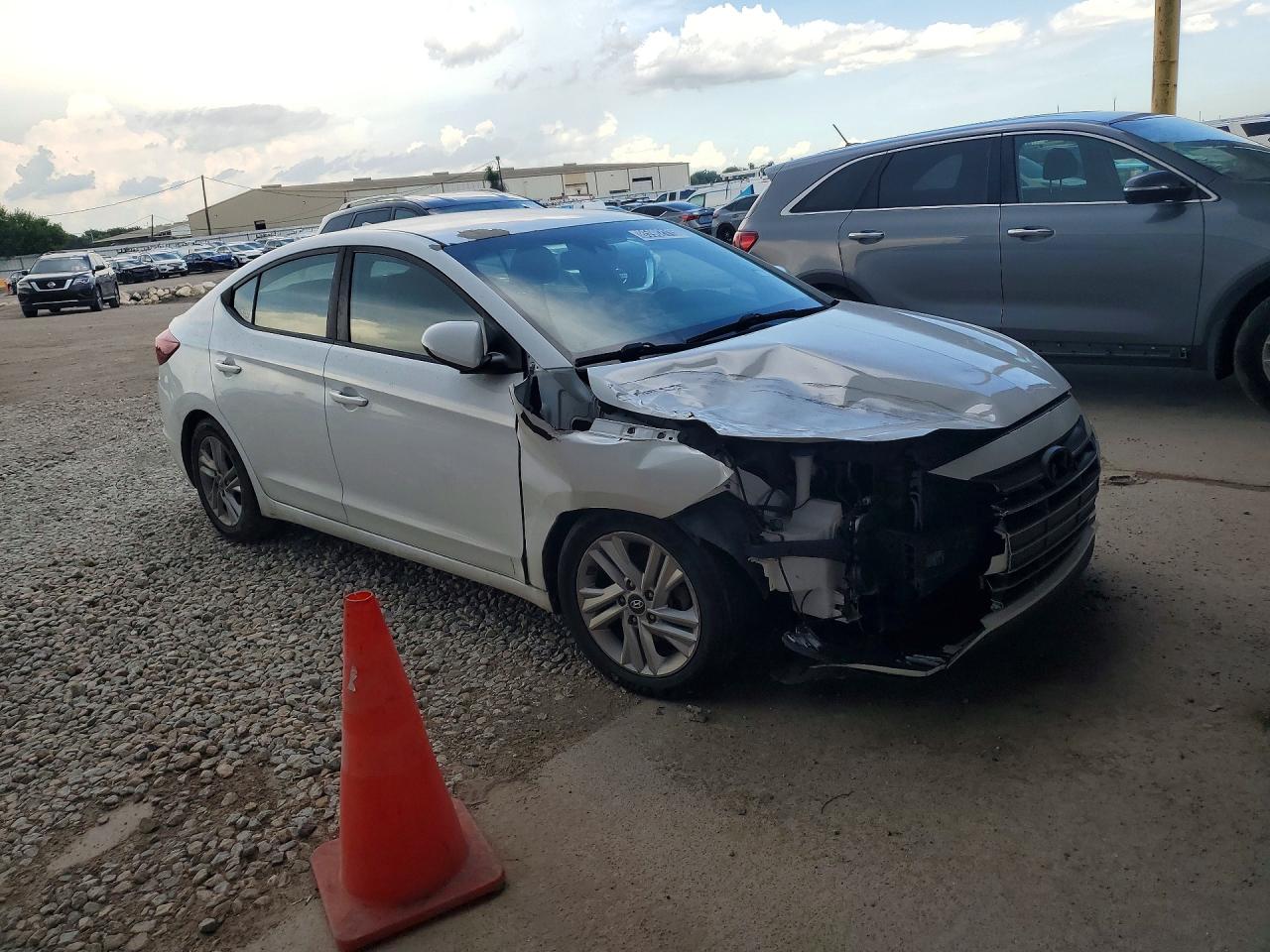 2020 HYUNDAI ELANTRA SEL — снимка 4